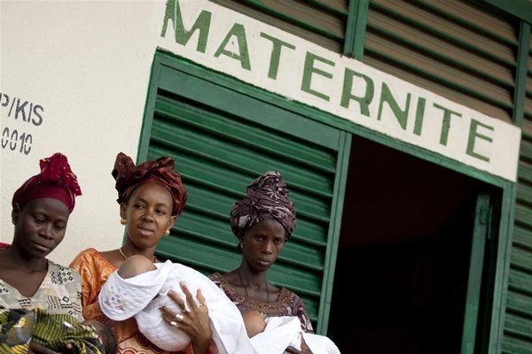 Maternal deaths fell 44% since 1990 !
